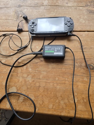 Sony psp 1003 bundle includes - bundle.,