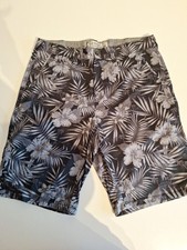 Red Herring Shorts W34