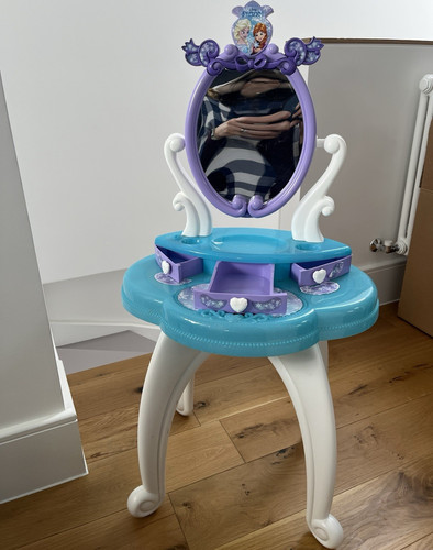 Disney frozen dressing table - disney,