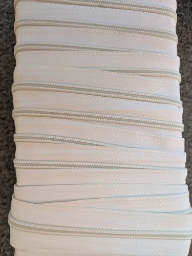Continuous white nylon zipper - continuous,