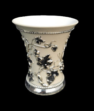 Vase Jasperware vine leaves
