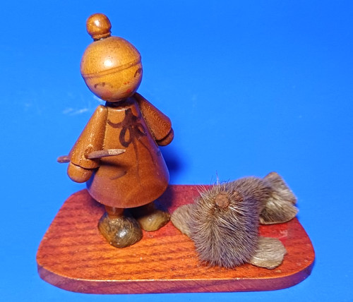 Scarce carved wood figure - , of