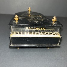 VINTAGE “Siberaen Baldwin”