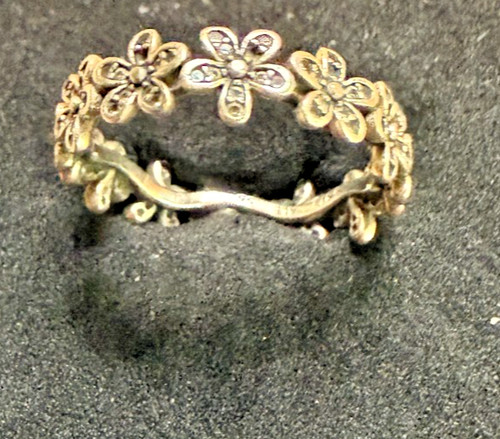 Pandora sparkling daisy flower - pandora,