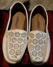 SOFTLITES. White Wedge Style