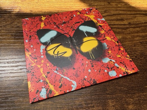 Authentic signed sheeran - authentic,