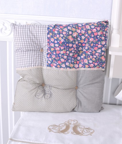 Vintage cushions shabby - in,