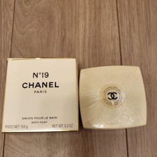 Chanel No.19 Savon Bath Body