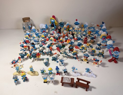 Smurf figure bundle - smurf,