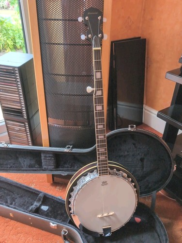 Fleetwood string resonator - fleetwood,
