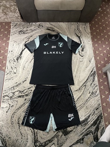 Norwich city match worn staff - norwich,