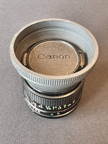 Canon 28mm 8 - f2.8, manual
