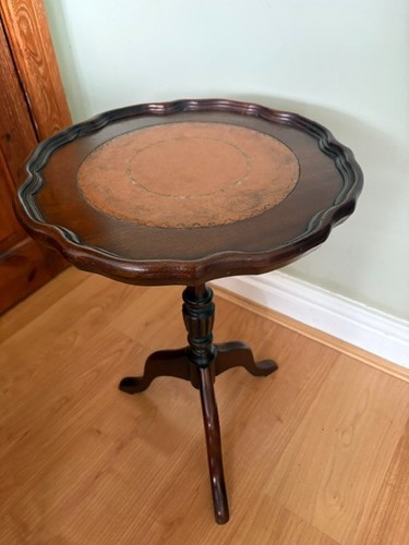 Vintage wooden pie crust brown - vintage,