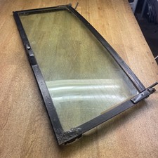 Classic Range Rover Upper Tailgate…1/2 Wire