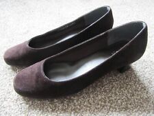 Ladies brown suede court shoes