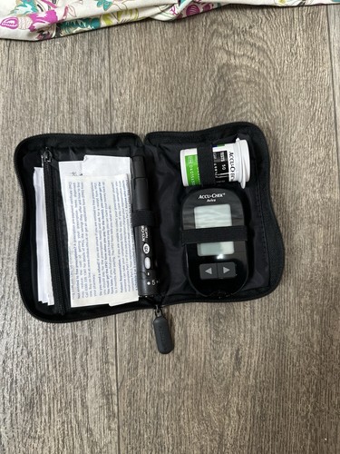 Accu chek aviva blood - chek,