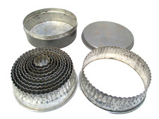 PASTRY cutters vintage boxed metal set 1940's  BAKING kitchen    b44  Z