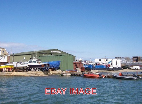 Photo hovercraft repair yard - repair,