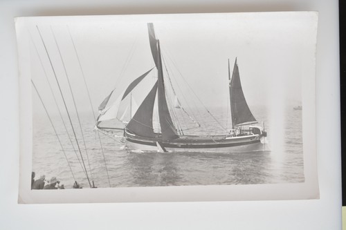 Thames sailing barge cambria - thames,