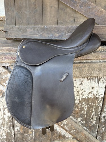 Wintec bates saddle gullet - bates, bar