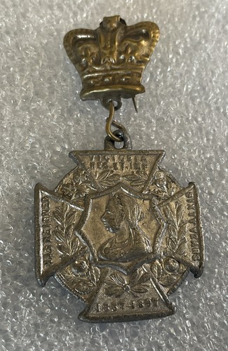 Vintage queen victoria - vintage, diamond
