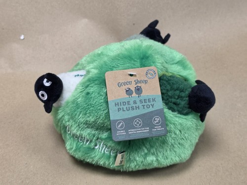 Green sheep hide seek - hide,