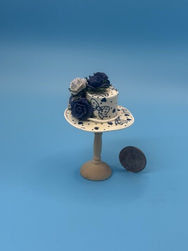 Dolls house handmade hat - 1:12,