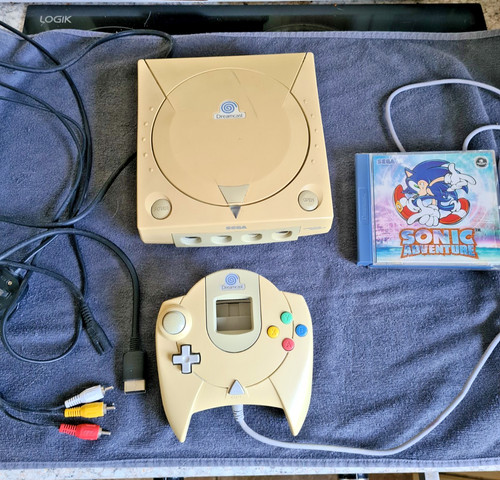 Sega dreamcast pal console - sega,