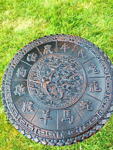 Round chinese zodiac dragon - round,