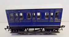 BLUE 4 WHEEL COACH OO GAUGE BY HORNBY