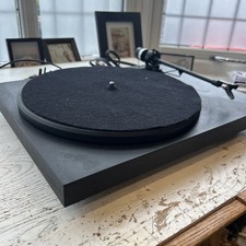 Pro-Ject Turntable - F1.5 -