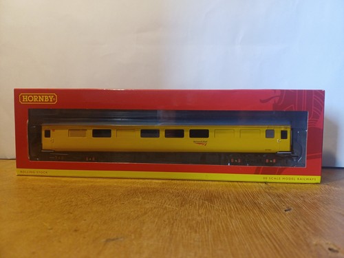 Hornby r4901 network rail - hornby,
