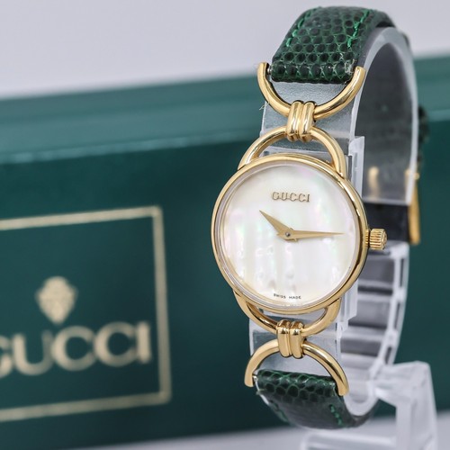 Near mint case gucci - case**,