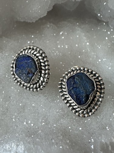 Rough lapis lazuli stud - lapis,