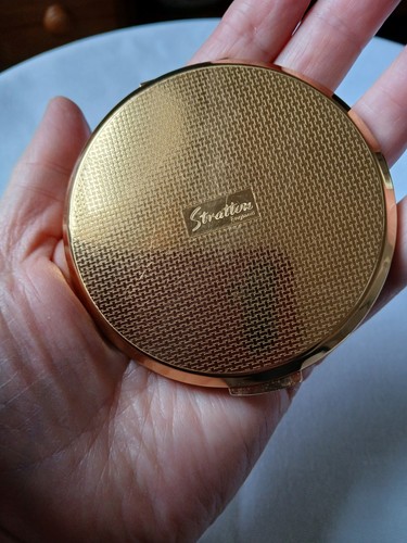 Vintage stratton gold - vintage,