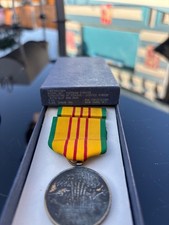 Vietnam service medal with service ribbon