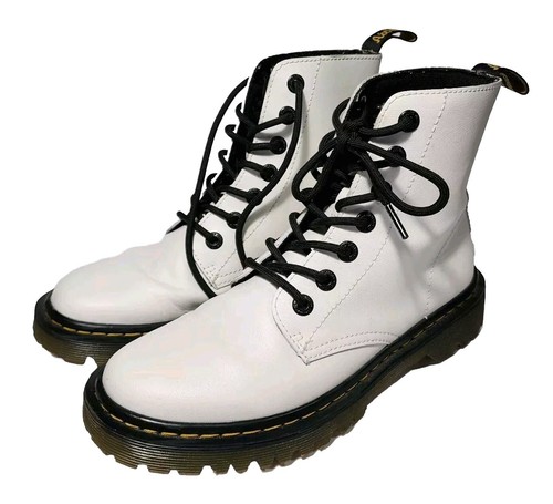 Martens boots women sz 7 - dr,