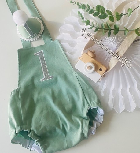 Sage green and - silver, cake