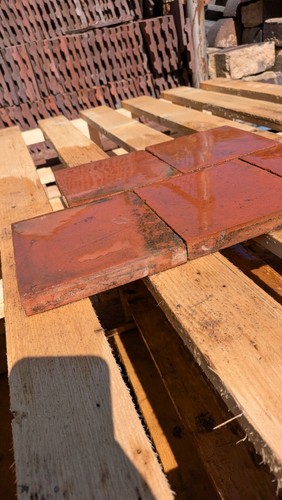 Reclaimed red terrocotta - red,