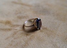Antique Victorian 9kt Gold Ring With Large Garnet (see photos) vintage Size M