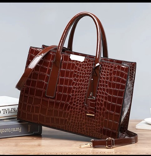 Women embossed crocodile - women's,