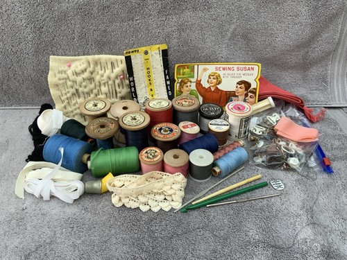 Assorted vintage sewing items - assorted,