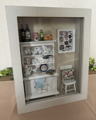 Dollhouse display box - dollhouse,