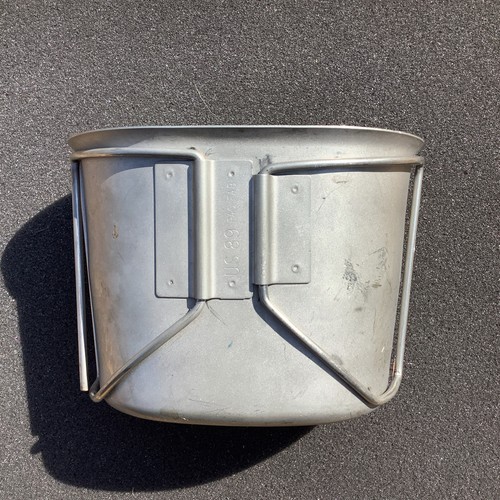 Army canteen cup - canteen,