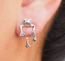 Silver Tone Frog Climbing