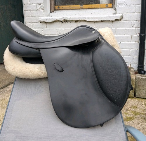 Arena bates jump saddle - bates,