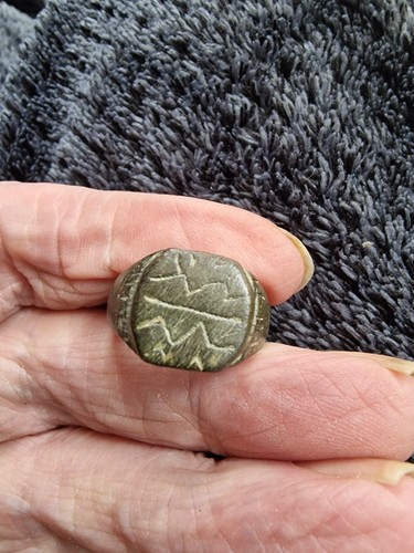 Ancient roman bronze signet - ancient,
