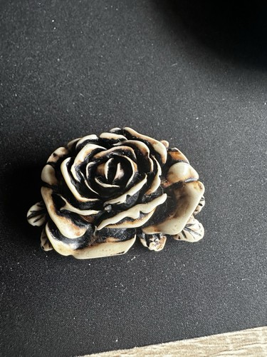 Bakelite resin cabbage rose - bakelite,