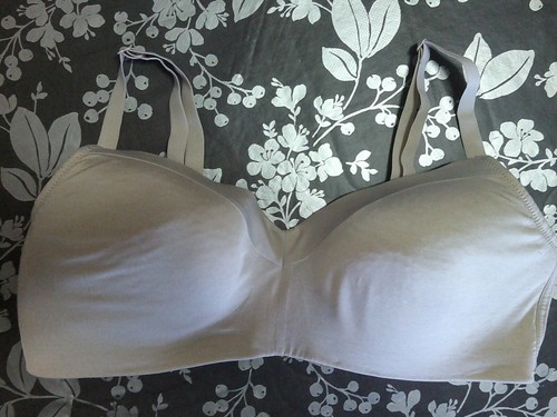 Padded non wired bra 38c - wired,
