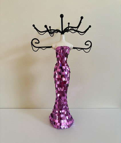 Vintage style mannequin - vintage-style,